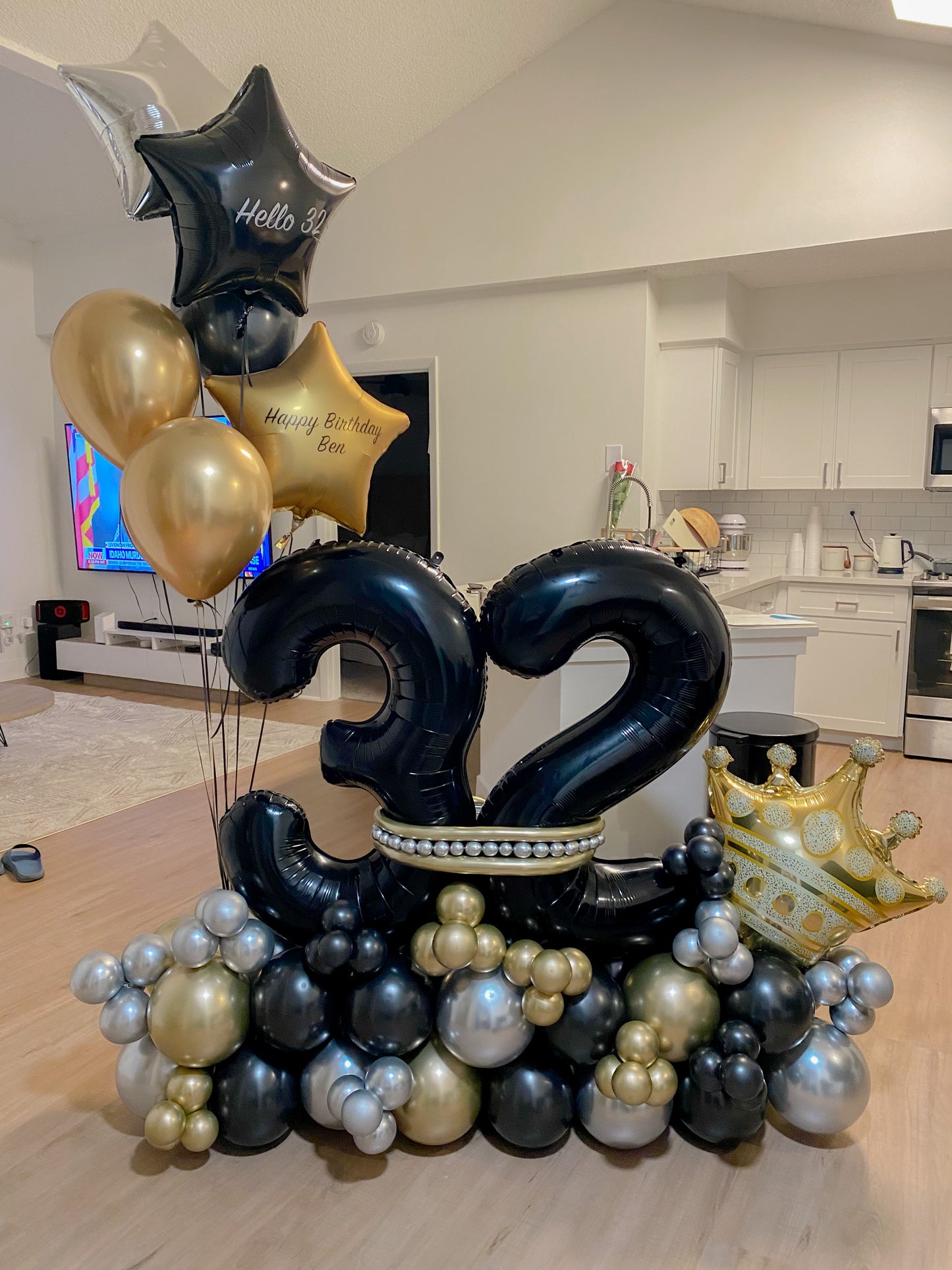 Birthday balloon bouquet