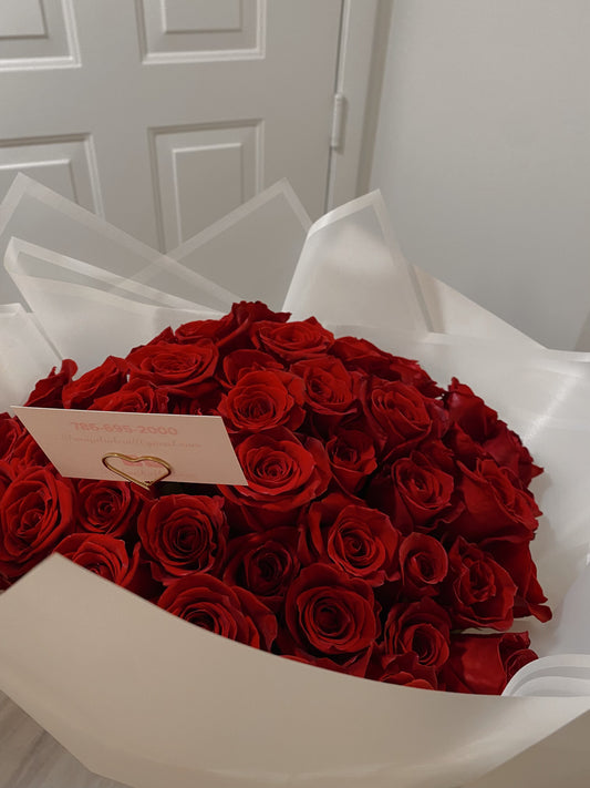 Roses hand bouquet